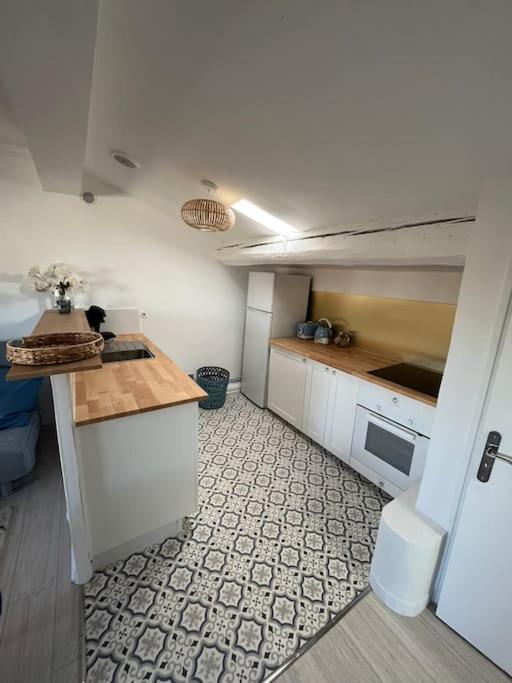 T2, 3 Mins Gare St Roch, 4 Personnes Apartment *